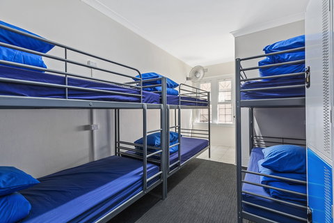 Ady's Place Backpackers - Accommodation Southport 2