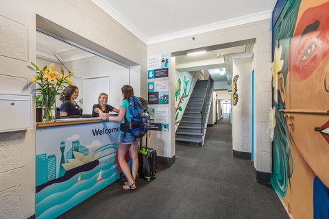 Ady's Place Backpackers - Accommodation Southport 0