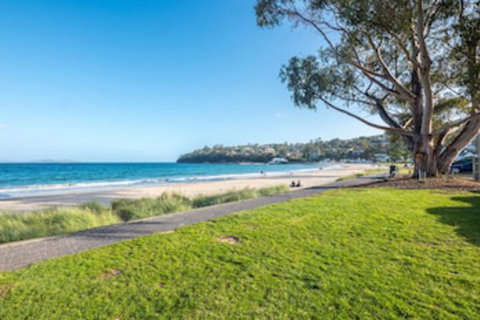 Apartment On Kingston Beach - Accommodation Southport 0