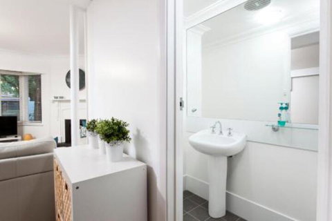 Bedford Terrace 3 - Accommodation Southport 3