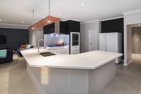 Geographe House - Accommodation Southport 5