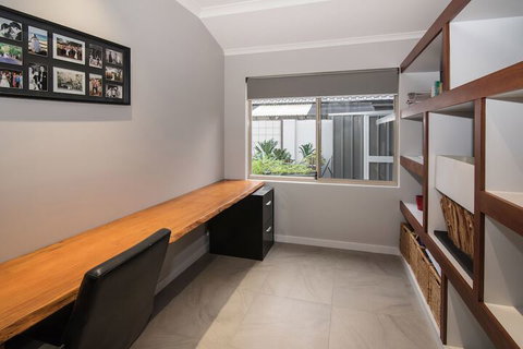 Geographe House - Accommodation Southport 1