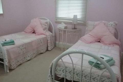 Langley Cottage B & B - Southport Accommodation 3