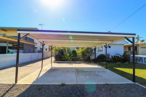 Blacksmiths Sea Breeze - Southport Accommodation 5