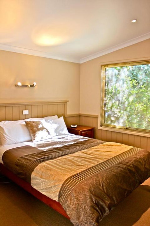 Autumn Leaf Cottage 1 - Accommodation Southport 3