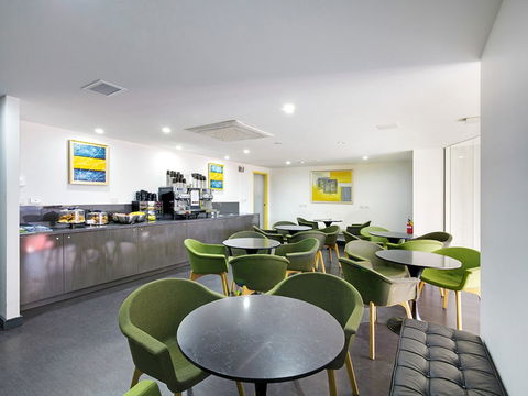 ValueSuites Green Square - Southport Accommodation 5