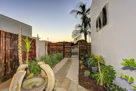 ZEN Beach Retreat - Accommodation Southport 0