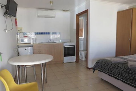 Blackrock Tourist Park - Accommodation Southport 2