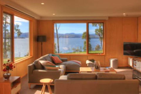 Esperance Landing - Essentially Tas - Southport Accommodation 0