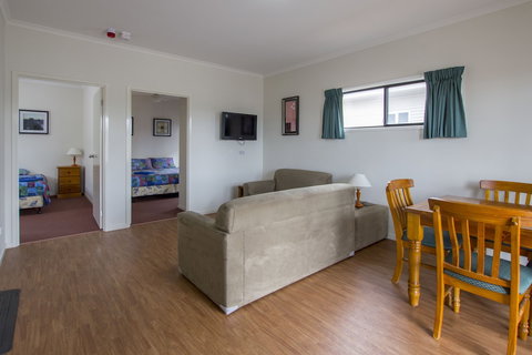 Sundowner Cabin And Tourist Park - Accommodation Southport 4