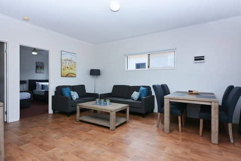Sundowner Cabin And Tourist Park - Accommodation Southport 5
