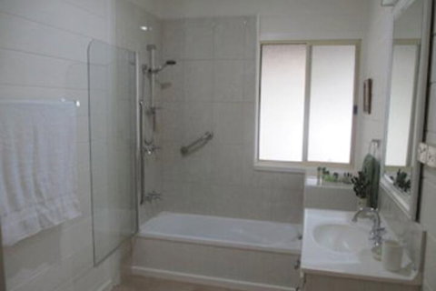 All About Me B & B - Accommodation Southport 4