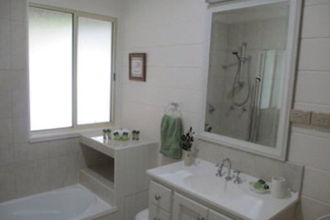 All About Me B & B - Accommodation Southport 1