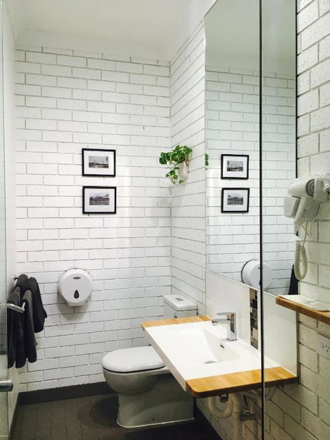 Gin Gin Village Motor Inn Motel - Accommodation Southport 5