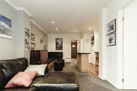 Valley View 203 - Southport Accommodation 2