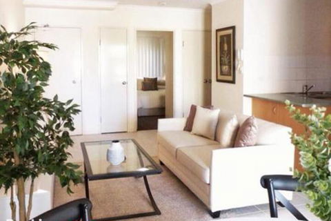 Springhill With Pool - Southport Accommodation 5