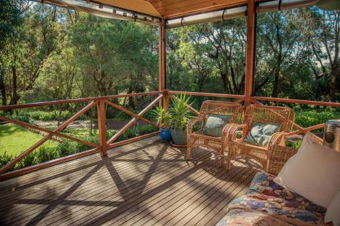 Secluded Homestead Amongst The Trees - Southport Accommodation 0