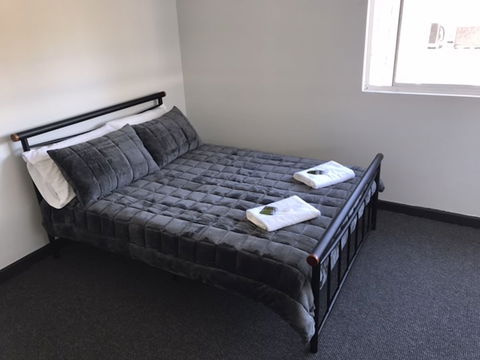 Panania Hotel - Southport Accommodation 2