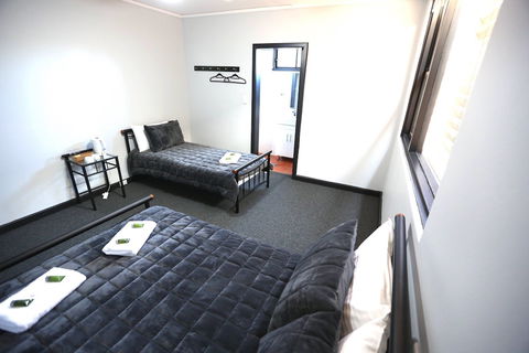 Panania Hotel - Southport Accommodation 1