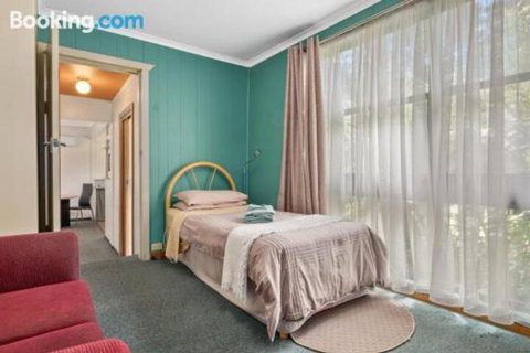 Green Views - Accommodation Southport 4