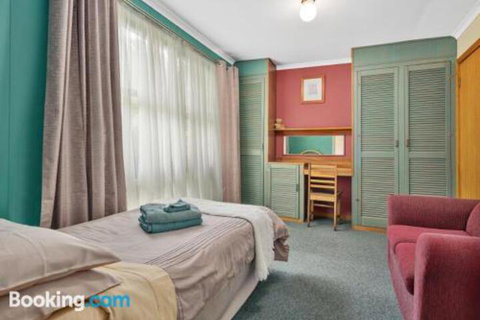 Green Views - Accommodation Southport 2