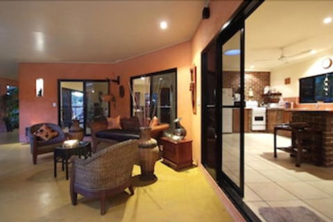 Hacienda Cooya Beach - Southport Accommodation 4