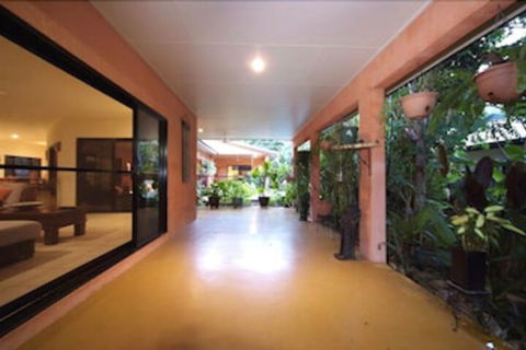 Hacienda Cooya Beach - Southport Accommodation 2