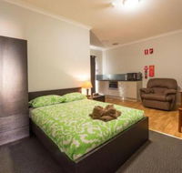 Rhodeside Lodge - Southport Accommodation