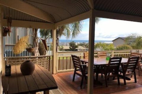 Casa Colombia - Southport Accommodation 0