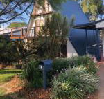 The Lake House - Southport Accommodation