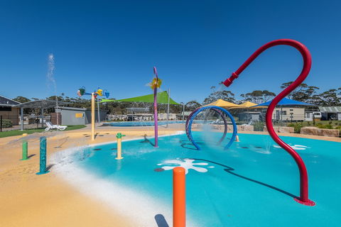 Holiday Haven Lake Tabourie - Southport Accommodation 1