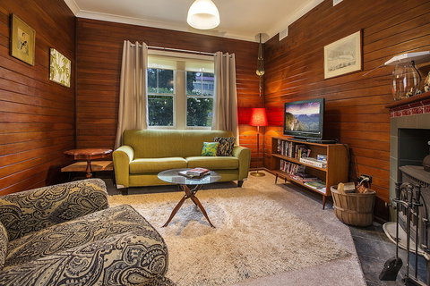 Allambee - Accommodation Southport 2