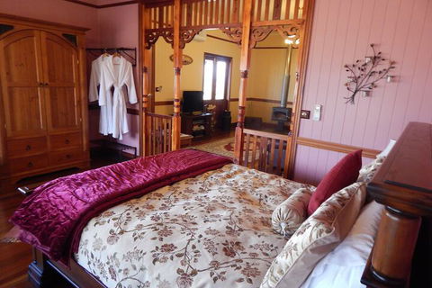 R On The Downs BnB & Spa Cottages - Southport Accommodation 4