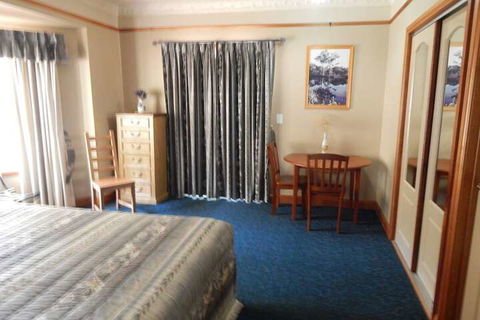 R On The Downs BnB & Spa Cottages - Southport Accommodation 3