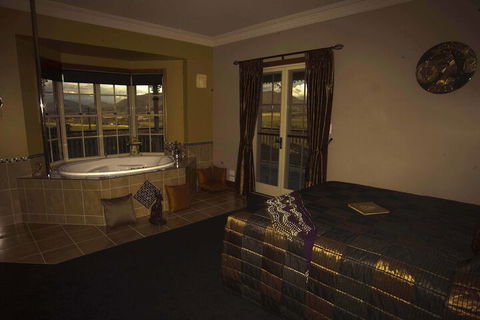 R On The Downs BnB & Spa Cottages - Southport Accommodation 7