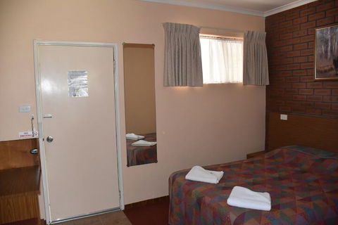 Valley Views Motel & Chalets - Southport Accommodation 7