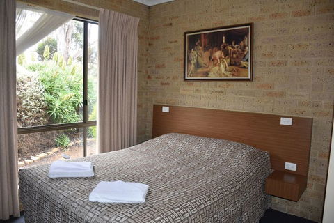 Valley Views Motel & Chalets - Southport Accommodation 3