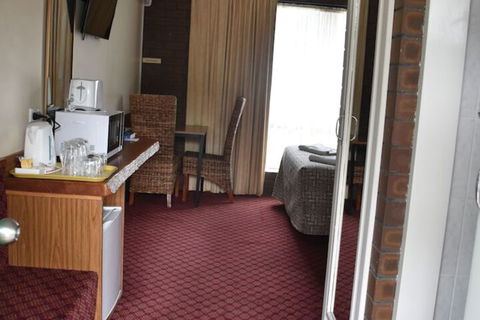 Valley Views Motel & Chalets - Southport Accommodation 6