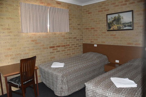 Valley Views Motel & Chalets - Southport Accommodation 5