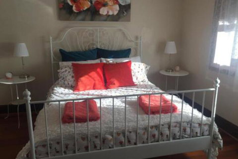 Art Deco Cottage - Accommodation Southport 0