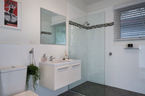 Gables Bend Spa Villa - Southport Accommodation 2