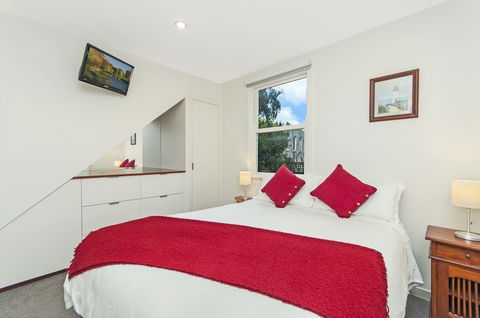 JOHANSSONS PERCH COTTAGE - Southport Accommodation 2