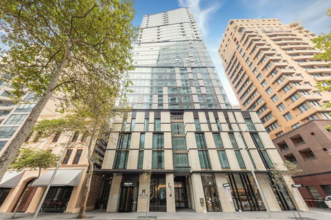 Meriton Suites Sussex Street - Accommodation Southport 1