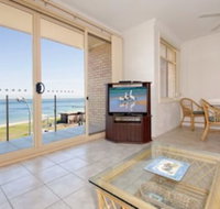 2 Bedroom Apartment Little Hut Unit 3 20 Kurrawa Close - Southport Accommodation