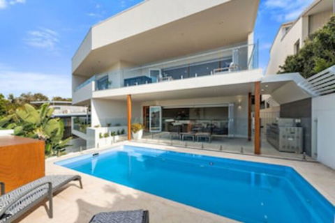 Ultimate Beach House - Southport Accommodation 0