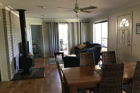 90 Mile Beach House & Villas - Southport Accommodation 5