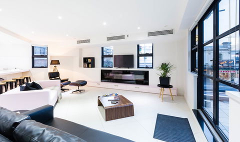 MADDISON, 3BDR Port Melbourne Apartment - Southport Accommodation 1