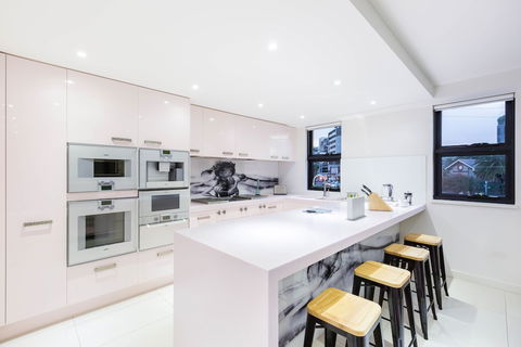 MADDISON, 3BDR Port Melbourne Apartment - Southport Accommodation 2
