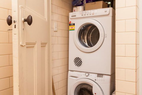 MADELINE, 1BDR Fitzroy Apartment - Accommodation Southport 2