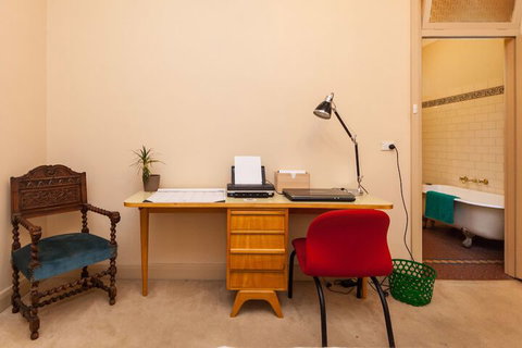 MADELINE, 1BDR Fitzroy Apartment - Accommodation Southport 1